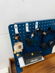[MÀU MỚI - Tặng kèm chân] Bảng lỗ Pegboard xanh ánh kim cao cấp chân đứng để bàn decor trang trí bàn làm việc bàn học