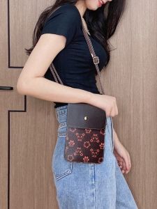 Fashionable Touchscreen Large Display Mobile Phone Bag Womens Crossbody Bag Cute Mini Phone Pouch Stylish Versatile Small Pack