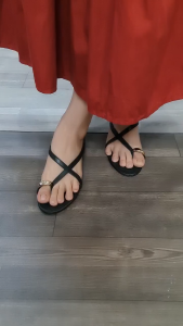 [ẢNH THẬT-FREESHIP] Dép nữ xỏ ngón quai chéo ROSATA RO728 - 3p - Đen Bạc - BKSTORE