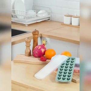 Odor-resistant Silicone Heart-shaped Ice Cube Tray