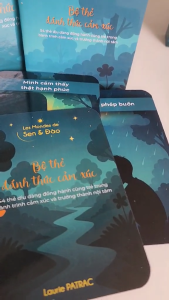 (VN-EN-FR) Bộ 54 thẻ cảm xúc giúp trẻ 7+ hiểu bày tỏ và làm dịu cảm xúc - Thiết kế nhẹ nhàng đầy chất thơ