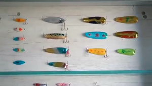 MAJOE เหยื่อตกปลาประดิษฐ์ 107 รูปแบบที่นิ่ม แบบพกพา แบบเหยื่อปลอม และเหยื่อว่ายน้ํา ชุดตะขอตกปลา 107 รูปแบบนิ้ว ราคาที่สมบูรณ์