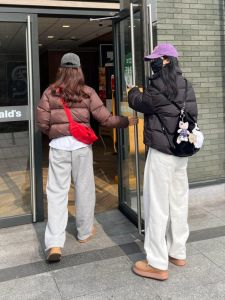 กางเกงวอร์มผู้หญิงทรงตรงเอวสูง กางเกงขายาวทรงหลวม ผ้าฝ้ายผสมโพลีเอสเตอร์ ทรงหลวม ฤดูใบไม้ผลิและฤดูใบไม้ร่วง