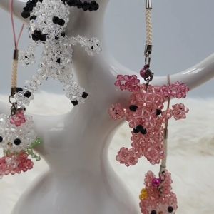 พวงกุญแจคริสตัลสวารอฟสกี้แท้ สายคล้องโทรศัพท์มือถือคริสตัล ตุ๊กตาน่ารัก ฟรุ้งฟริ้งเล่นกับแสงสวยงาม