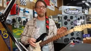 Yamaha Gigmaker EG112C Electric Guitar Package - METALLIC RED (EG112C/ EG 112C/ EG-112C)