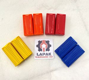 STEP KARET DEPAN WARNA UNIVERSAL ALL MOTOR FOOT STEP DEPAN BAHAN KARET FOOTSTEP MOTOR VARIASI KARET PIJAKAN KAKI WARNA PNP ALL MOTOR MERK MOSCOW COCOK SEMUA MOTOR STEP KARET WARNA FOOTSTEP WARNA FOOTSTEP SUPRA KHARISMA VEGA JUPITER BLADE SATRIA FU DLL