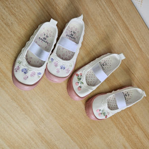 Soft Bottom Canvas Shoes for Girls Kindergarten Indoor Slip-On Shoes Pink Baby Sneakers Comfortable Low Cut Cartoon Design