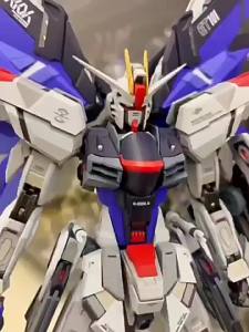 HG New Destiny Red Heretic Original Model Toy Strike Freedom MG Unicorn Figure for Boys