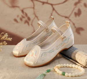 Giày Vải Cao Gót Thêu Phong Cách Cổ Điển Cho Nữ Giày Vải Bắc Kinh Truyền Thống Giày Mẹ Giày Vải Thêu Họa Tiết Hoa Mùa Xuân Thu