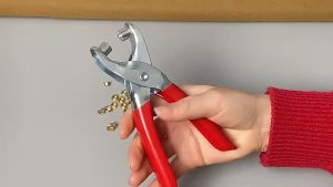 140mm Grommet Eyelet Plier Set Button Eyelet Setting Cloth Shoe Bag Plier Leather Belt Canvas Household Pincer Setter Rivet Snap Fastener Hand Tool About 40 Metal Eyelets