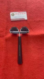 Lăn cầu gai đôi lớn – cán ngắn 18cm ( Dụng cụ diện chẩn )