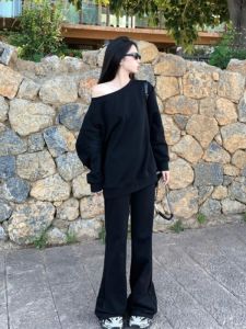 SUSHOUWANGE | Fashionable Lazy Style Shoulder Skew Womens Long Sleeve Top