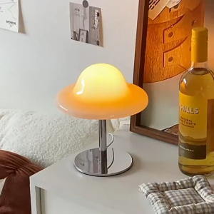 การออกแบบเดิมไหลไข่ทาร์ตโคมไฟโต๊ะบรรยากาศโคมไฟตกแต่งห้องนอนแก้วหัวเตียงเครื่องประดับน่ารักโคมไฟโต๊ะสร้างสรรค์