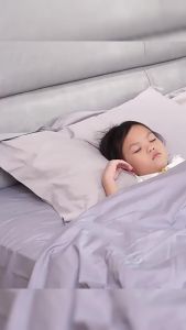 C.B. 1 ชิ้น ซิลิโคนคลุมประตูห้องนอนป้องกันเสียง กันกระแทก แผ่นรองดูดซับเสียงประตู Door lock pad