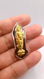 B055 จี้พระปางลีลา 25พุทธศตวรรษ เนื้อชิน หน้ากากทอง พระพุทธชยันตี ปี 2500 ขนาด 2.0X5.0 ซม.