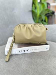 Tersedia 2 Tali & 3 Ruang - Tas HANA Sling Bag & Clutch Plat Gold New Arrival