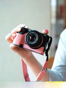 NiYi Focus | Ốp bảo vệ nửa thân có cửa sổ cho dòng Sony ZV-E10