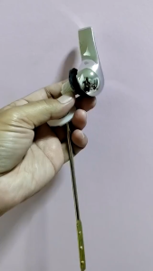 ก้านกดชักโครก: มือบิดชักโครก กดหน้า ผลิตภัณฑ์ที่ช่วยในการกดชักโครกได้ทุกรุ่น การใช้งานเรียบเนียนและยอดเชิงพิเศษ