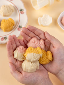 MEIDI | Manual Pressed Creative Koi Shape Mooncake Mold