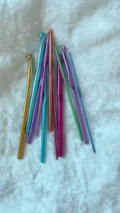 8pcs Metal Handle Crochet Hook Colorful Aluminum Knitting Needles Single Head Crochet Knitting Yarn Crafts DIY Apparel Needles