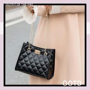 QKKshopสวยตรงปก ไม่จกตาเด้ออ กระเป๋าแฟชั่นงานสะพายสายแบบโซ่ รุ่นนี้ใช้แล้วดูเป็นสาวเทสดีสุดๆ ให้ฟิวลูกคุณหนูฉ่ำ ราคาไม่แพงนะ สาวๆไม่ควรพลาดเลย