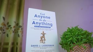 Buku Get Anyone To Do Anything - David J Lieberman / Self Improvement