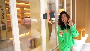 มากที่สุด: ไม้เซลฟี่ 360มีไฟ LED และ รีโมทบลูทูธ 3IN1 พกพาสะดวกรุ่น for IPhone IOS Android ซึ่งเป็นไม้เซลฟี่หมุน ไม้ถ่ายเซลฟี่ รีโมทบลูทูธ มากที่สุดของคุณ