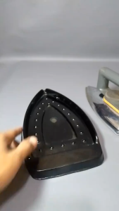 Tatakan Alas Setrika Tray Flat Iron Tahan Panas Iron Plastik Hitam Tebal