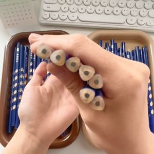 MOMO HB Multi Hole Pencil Triangular Rod Childrens Correction Grip Calligraphy Pencil Learning Stationery