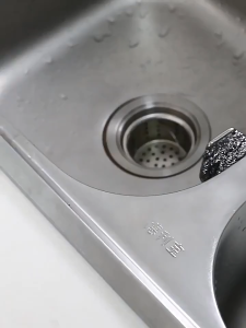 Giá để miếng rửa chén bát khăn lau bằng thép giá để đồ không cần khoan đục lỗ