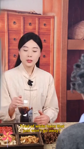 Deeply nourishes and cares for hair 【Reduces Oil Darkens Hair】Cordyceps Herbal Shampoo Shampoo/Oil Control/Cordyceps/Dark Hair/冬虫夏草洗发水