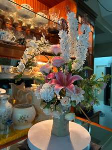 แจกันดอกไม้ประดิษฐ์