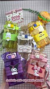 Sanrio | Bình Nước Vuông Sanrio Kuromi 550ml Có Dây Đeo Điều Chỉnh Hai Ngăn Đựng Đồ Uống & Đồ Dùng Thiết Kế Đẹp Mắt Dung Tích Lớn Kèm Ống Hút