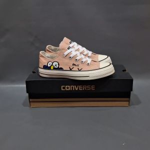 SEPATU CNVRS CT CLASIC LOW X ELMO KAWS COOKIES SOFT PINK MOTIF KARAKTER 36-40