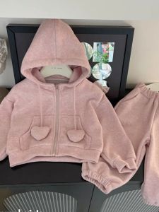 Bộ Đồ Thể Thao Hai Mảnh Cho Bé Gái Mùa Thu Phong Cách Hàn Quốc Áo Nỉ Có Mũ Trùm Đầu Áo Len Cardigan Hở Hình Trái Tim Thời Trang Trẻ Em