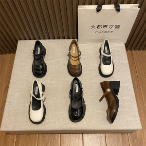 รองเท้าส้นสูงผู้หญิงรองเท้าคัชชูแมรี่เจนส้นหนาย้อนยุคติดไข่มุกปากตื้นหัวกลมแนวสคูลแมตช์ชุดง่ายฤดูใบไม้ผลิและฤดูใบไม้ร่วงแบบใหม่2023
