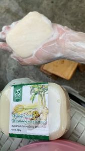 สบู่อาบน้ำสูตรขิง 4ก้อน สูตรตัวหอม รงับกลิ่นกาย ปรับสีผิวให้สม่ำเสมอ ฟองเยอะฉ่ำๆ