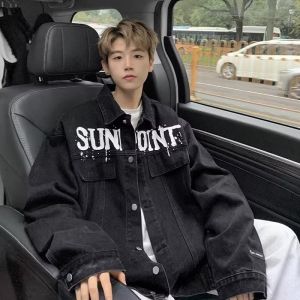 เสื้อแจ็คเก็ตยีนส์สีดำวินเทจสไตล์อเมริกันสำหรับผู้ชายเสื้อแจ็คเก็ตแนวช่างกลทรงหลวมแนวเท่ๆสำหรับฤดูใบไม้ผลิและฤดูใบไม้ร่วงปี2023เสื้อตัวบนแนวไฮสตรีท