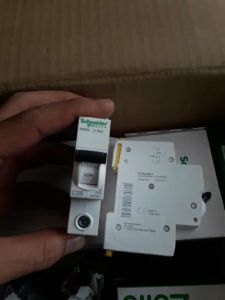 |CHÍNH HÃNG| Aptomat MCB A9K27125 Schneider 1P 25A