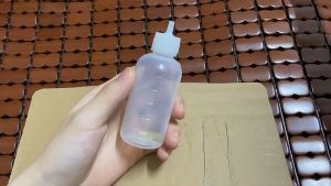 Bình nhựa chiết dung dịch 50ml có vòi nhọn – Bình bóp nhựa PE chiết dầu nước keo tiện lợi nhỏ gọn