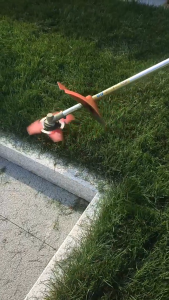 ใบมีดตัดหญ้า 3 เหลี่ยม สามแฉก แดง-ดำ หนา 3 มิล ( รุ่นใหม่ ) คม ทนทาน เหล็กคุณภาพเครื่องสะพายบ่าทุกรุ่น by toptools