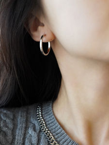 French hoop earrings 2023 new trendy earrings niche design plain hoop earrings