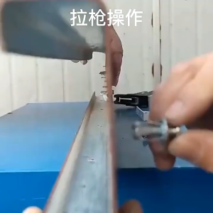 10pcs Jack Nuts Sekrup M5 / M6 Bahan Metal 10pcs Metal Screw Untuk Mobil