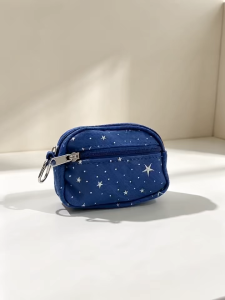 New star print mini coin purse with double compartments and double zippers for keys coins cards and earphones. Keep items organized separately a multifunctional wallet.