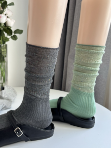 งานเย็บปะติดปะต่อสีสันสดใส ถัก ถุงเท้า ผู้หญิง ถุงเท้าถึงกลางน่อง ส่วนบาง ฤดูร้อน สไตล์ ศิลปะ Combed ผ้าฝ้าย การสร้างขา สีดำ สีขาว สีเทา