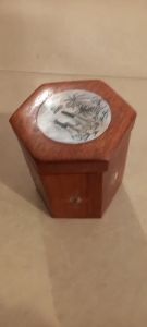 Hộp đựng  trà .gỗ hương  cao 12cmx10cm