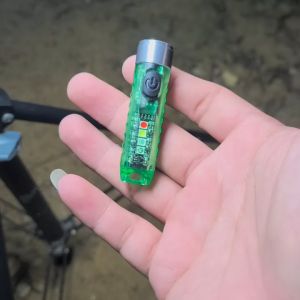 Đèn Móc Khóa Mini Siêu Sáng FY 11 Độ Sáng 400 Lume Pin Dùng Trên 2 Tiếng Có Nam Châm Móc Treo Tiện Lợi Sạc Type-C