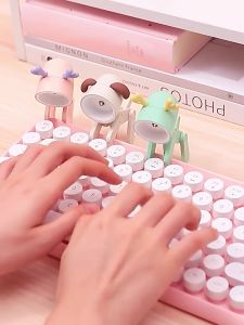 คลิกที่นี่เพื่อซื้อโคมไฟมินิมอล โคมไฟตั้งโต๊ะ โคมไฟขนาดเล็ก โคมไฟ LED รูปน้องหมาน่ารัก สามารถดัดขาได้ เป็นที่ตั้งมือถือได้