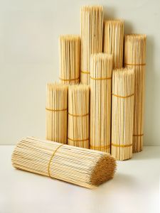 ไม้จิ้มหมูย่างแบบใช้แล้วทิ้ง ไม้จิ้มไส้กรอก ไม้จิ้มเนื้อไก่ ไม้จิ้มลูกเชอร์รี่น้ำตาล ไม้จิ้มทำจากไม้ไผ่สำหรับใช้ในครัวเรือน