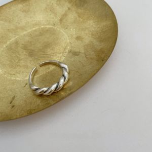 Retro Simple Twisted Open Ring for Women Korean Style Crossed Finger Ring Personality Index Ring Trendy Alloy Material